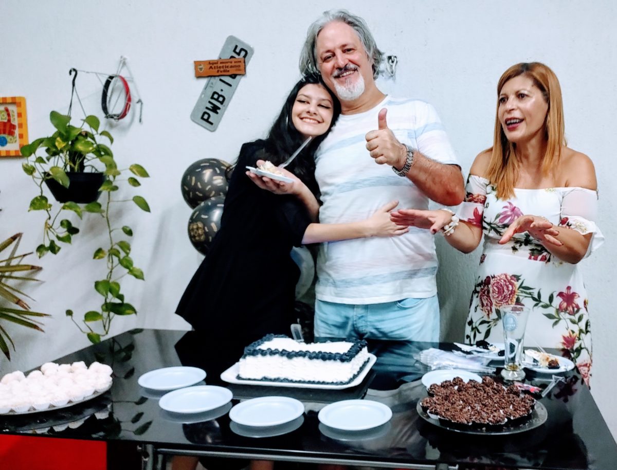 Gardini recebe festa surpresa de aniversário